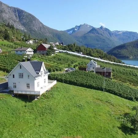 Nyaraló Solheim Gard Stryn